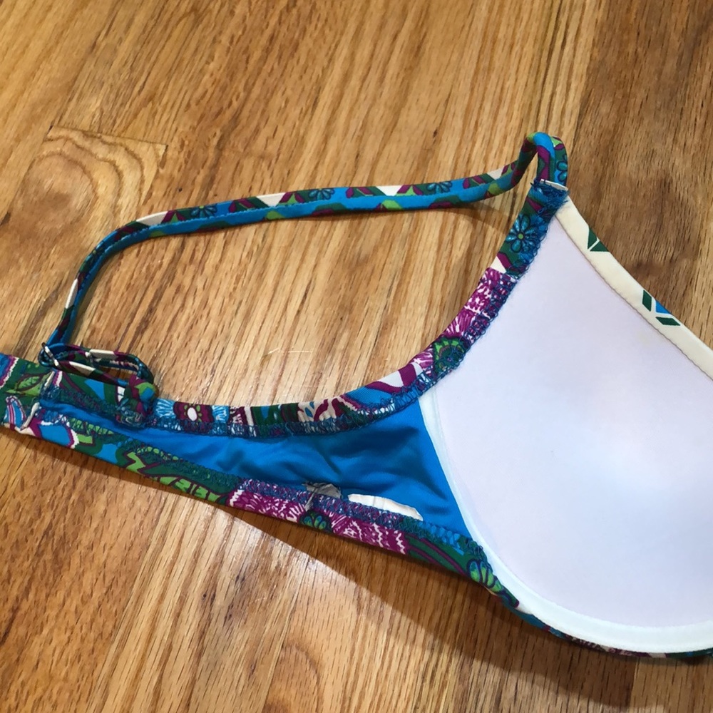 Becca flower bikini top and bottom - Picture 12 of 12